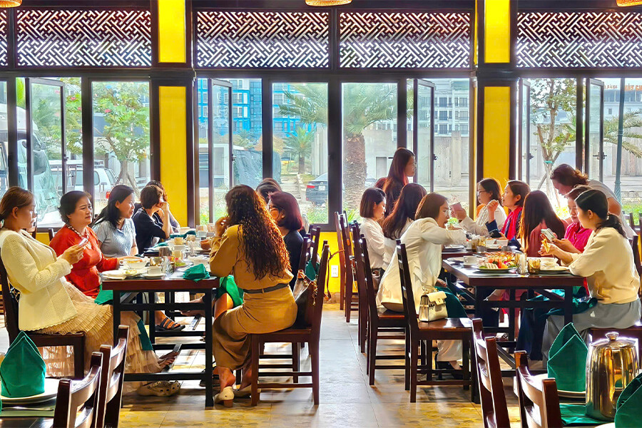 Exceptional Service and Memorable Hospitality with HNEW in Indian restaurant