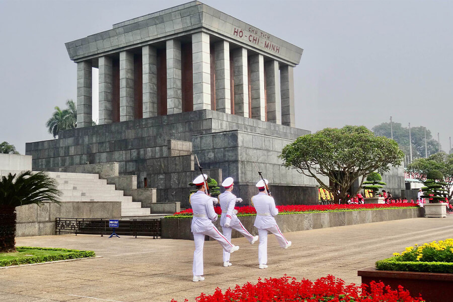 Ho Chi Minh Complex - halong bay 3-day tours