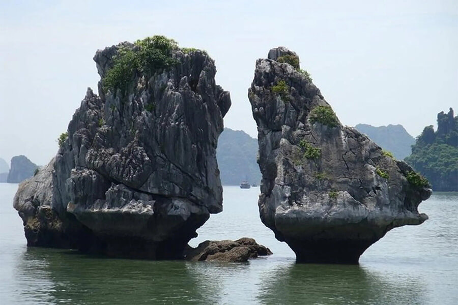 Rocky Dog Islet - halong 2 day tours